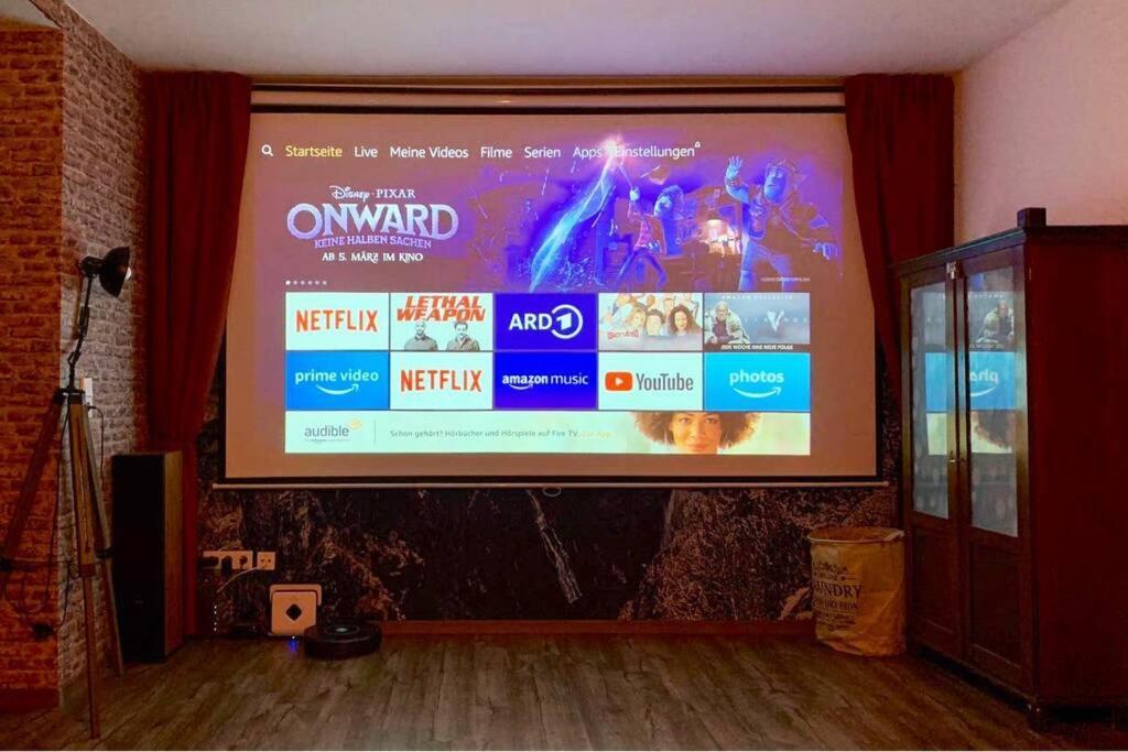 Home Cinema, Parking Space Wurzburg Luaran gambar