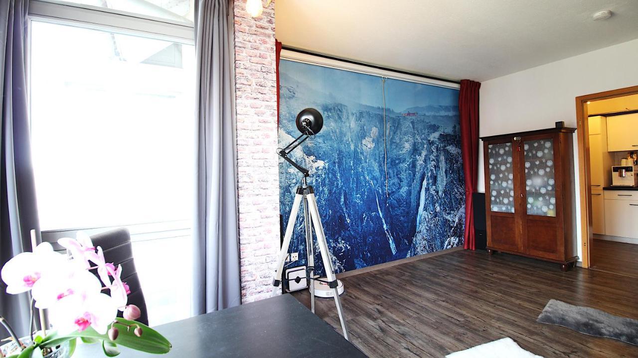 Home Cinema, Parking Space Wurzburg Luaran gambar